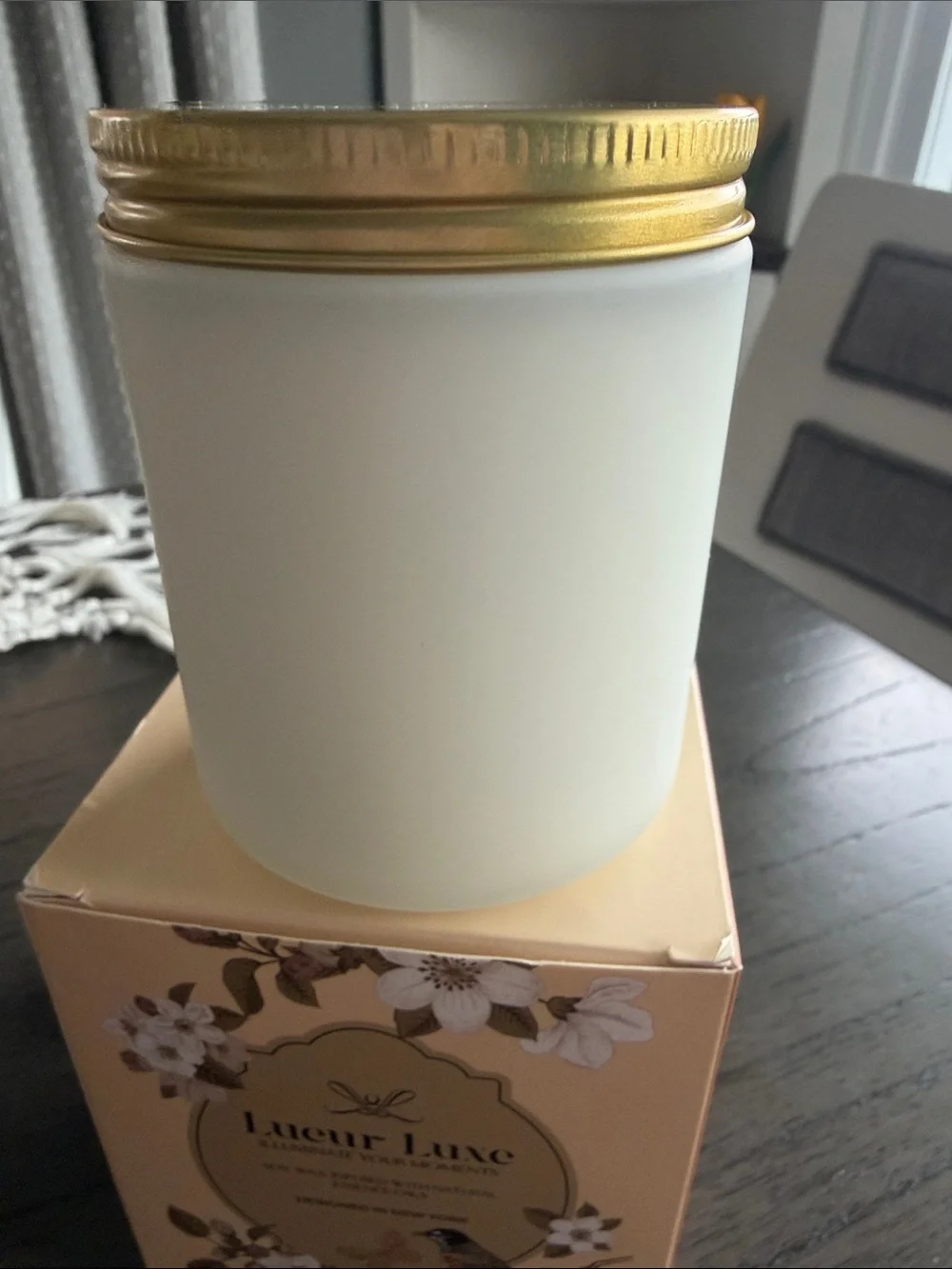 Sandalwood Soy Candle - Cream & Gold